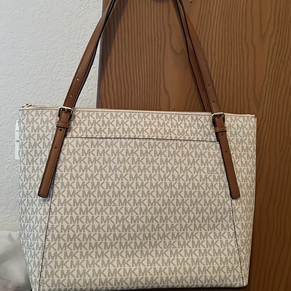 NWT Michael Kors Tote - Picture 2 of 5